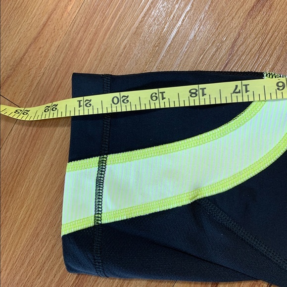 Lululemon Run: Inspire Crop II Black & Green - Picture 14 of 16